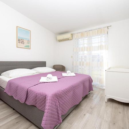 Stunning Apartment In Makarska Buitenkant foto