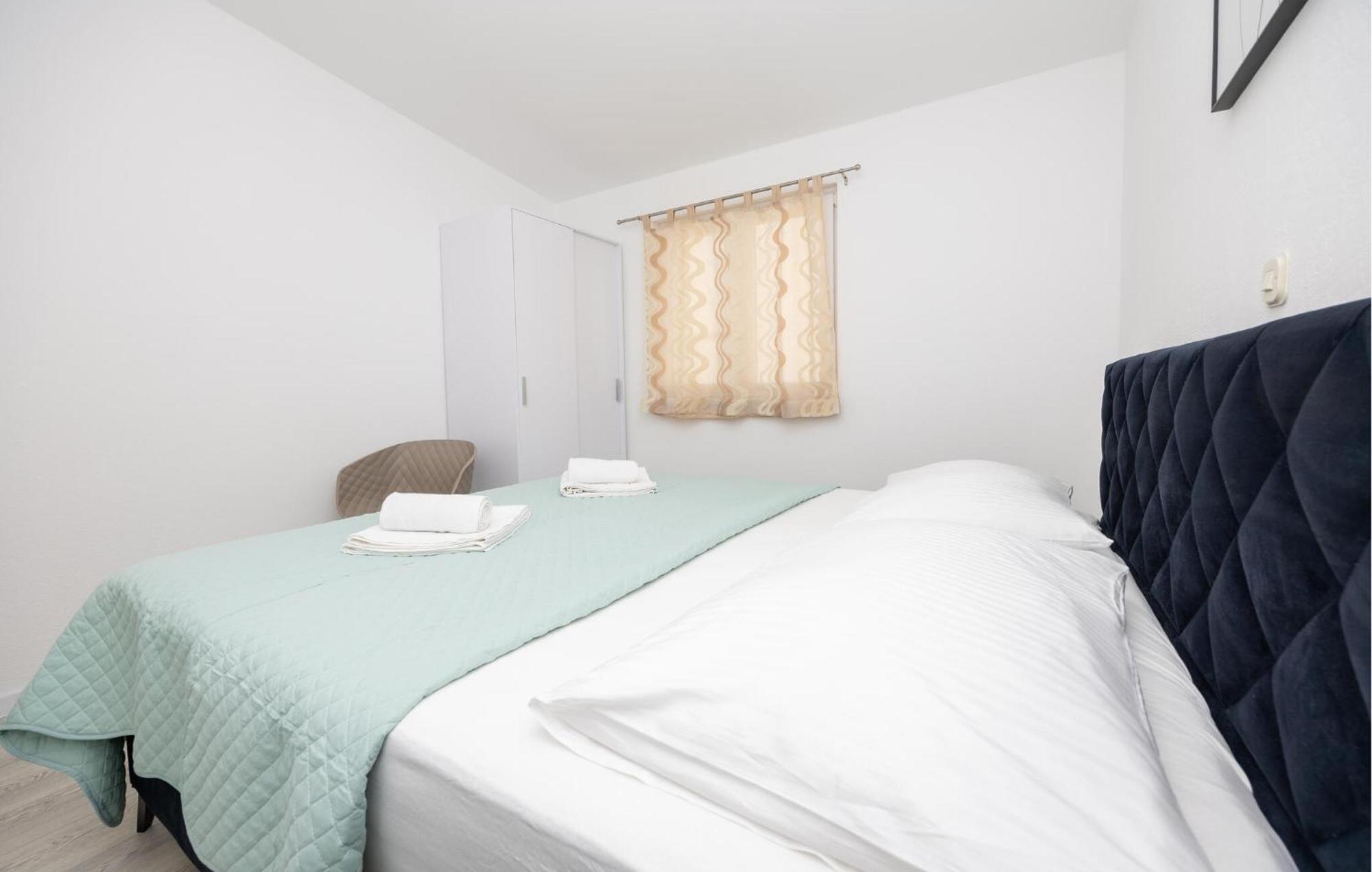 Stunning Apartment In Makarska Buitenkant foto