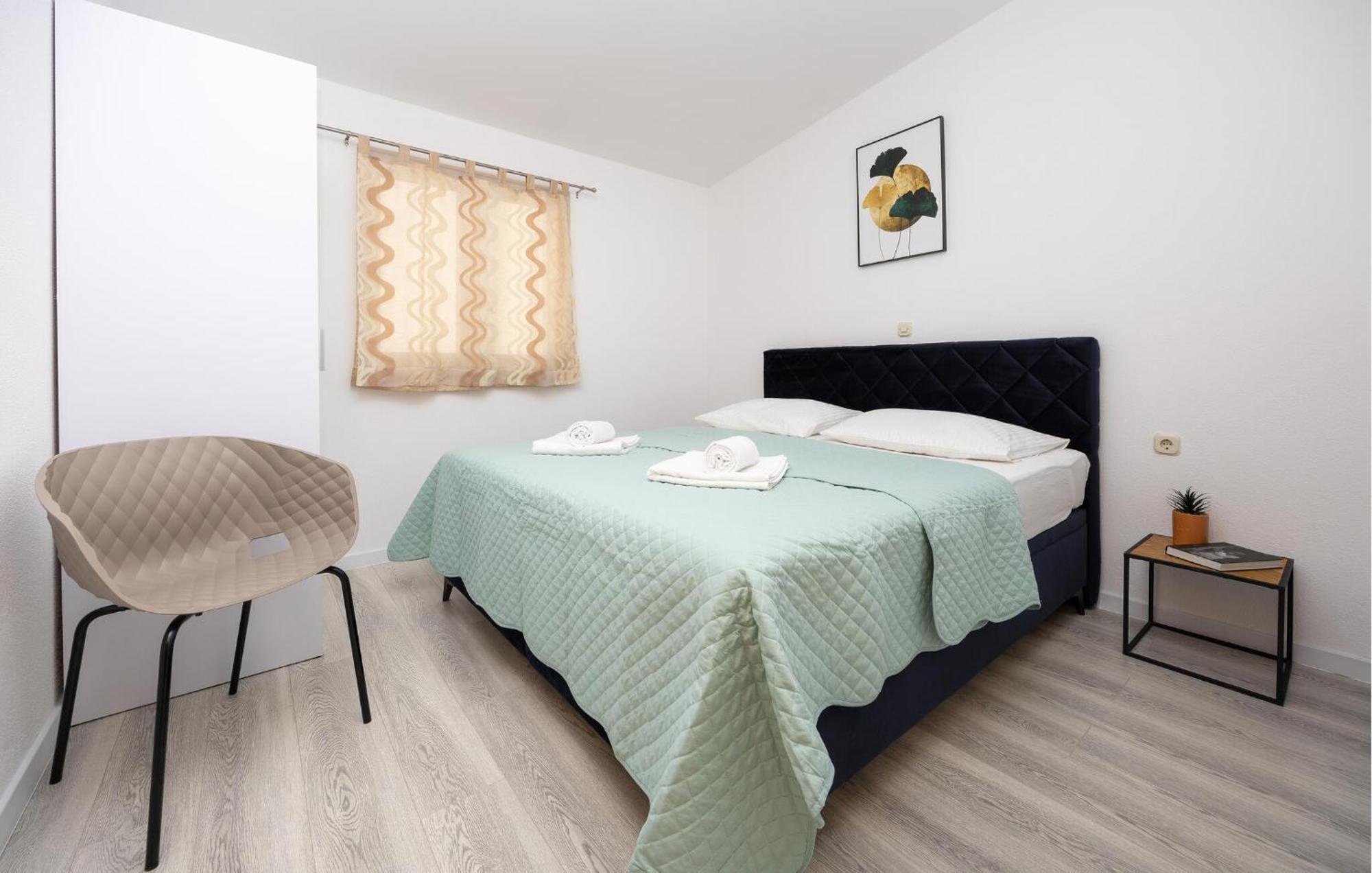 Stunning Apartment In Makarska Buitenkant foto