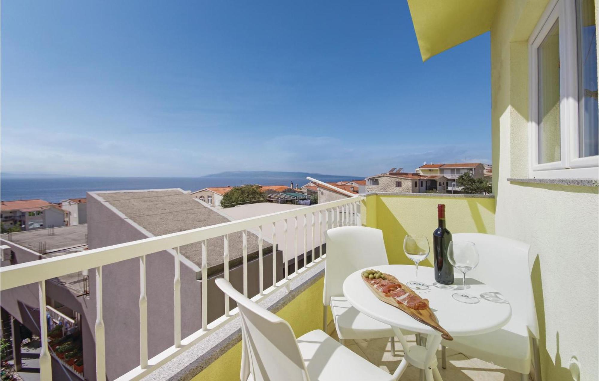 Stunning Apartment In Makarska Buitenkant foto