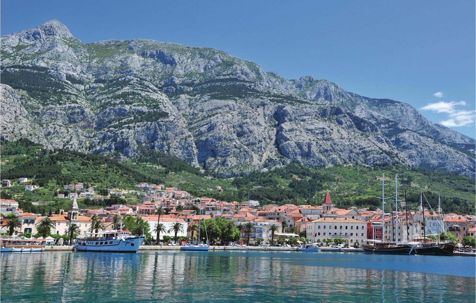 Stunning Apartment In Makarska Buitenkant foto