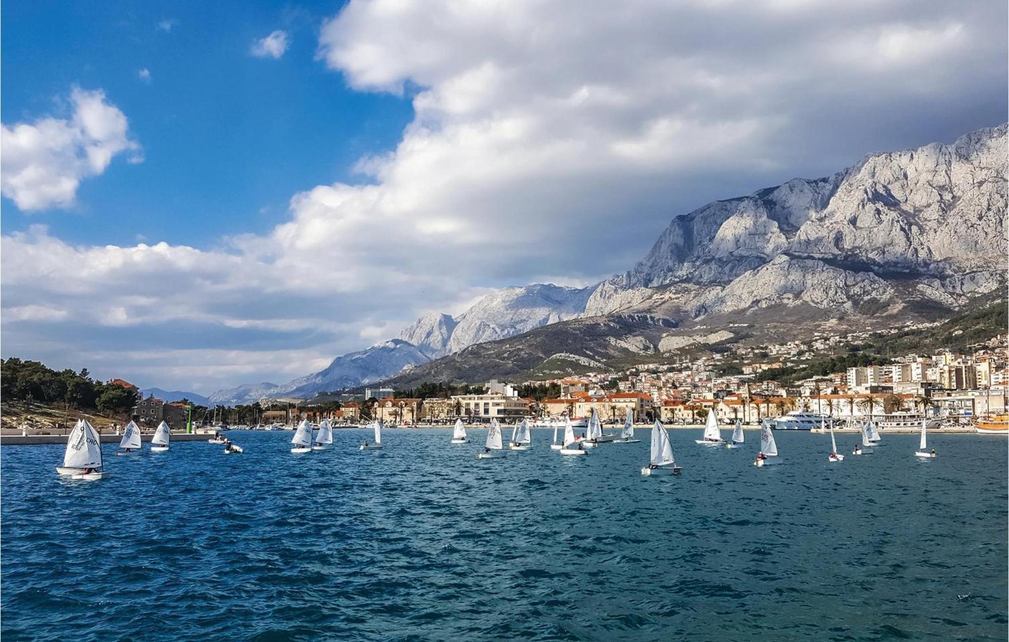 Stunning Apartment In Makarska Buitenkant foto